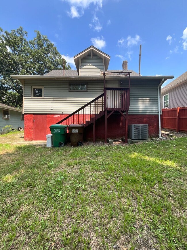 Foto del edificio - 4 Bedroom Home available in High Point!