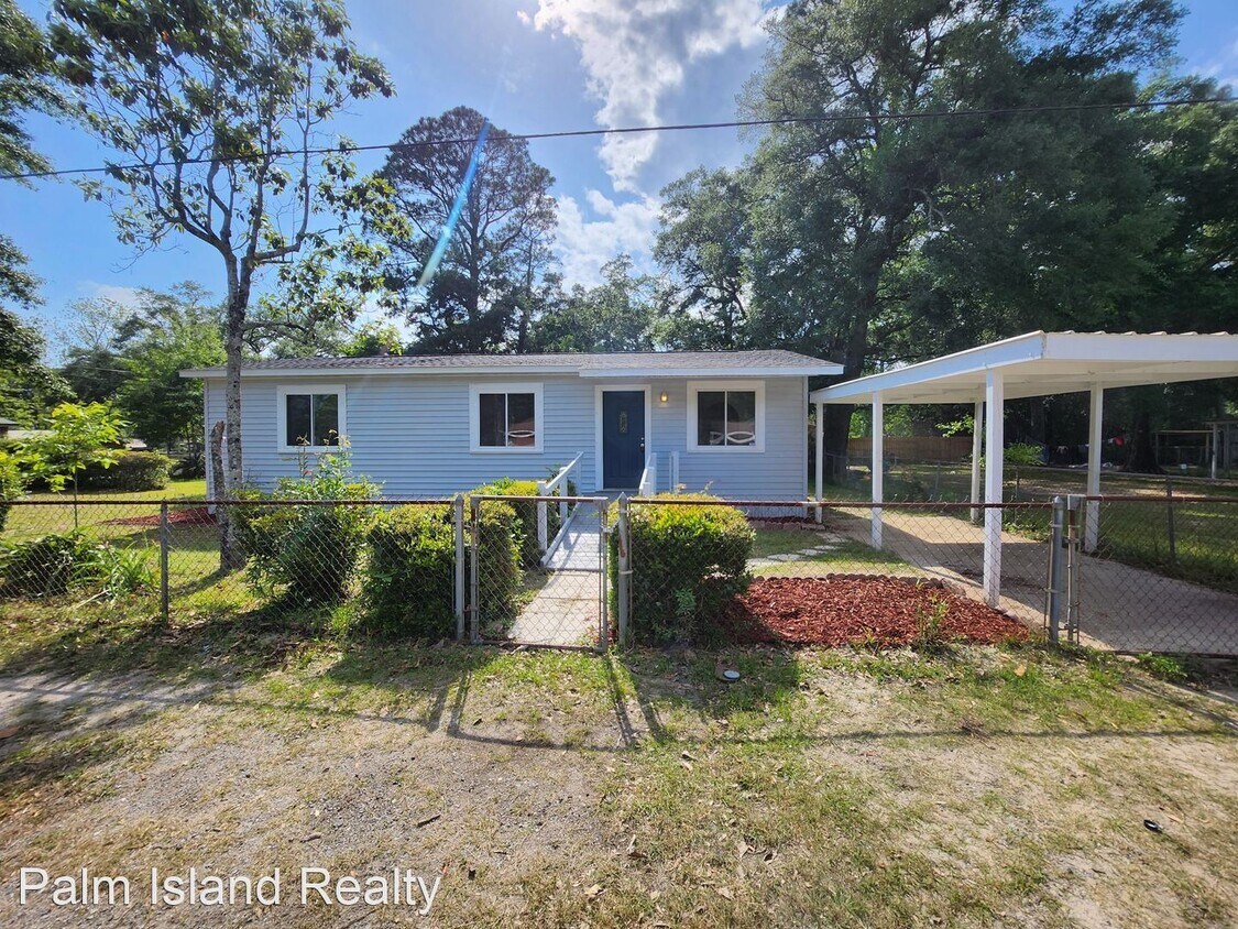 Primary Photo - 4 br, 1.5 bath House - 8011 Regiment Drive