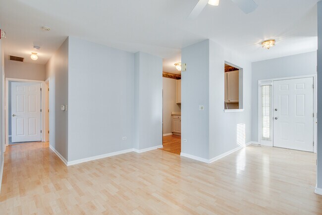 Building Photo - 805 Genesee Dr