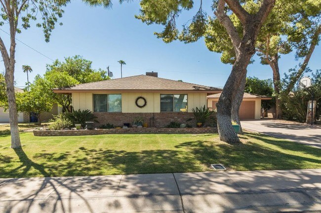 Foto del edificio - 1113 E Balboa Dr