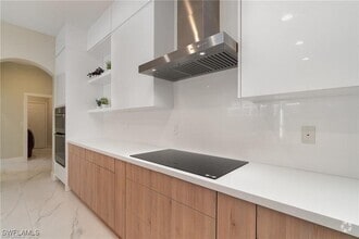 Building Photo - 13965 Avon Park Cir