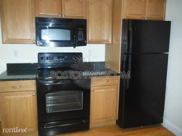 Building Photo - 44 Saint Germain St