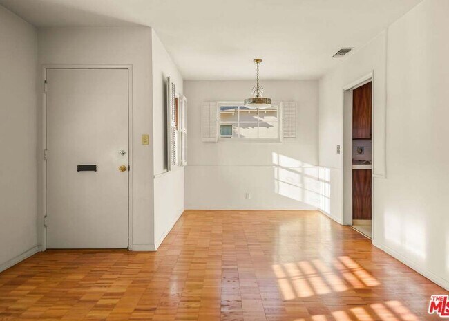 Foto del edificio - 5320 Bevis Ave