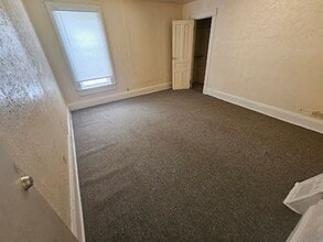 Building Photo - 2517 W Garfield Ave