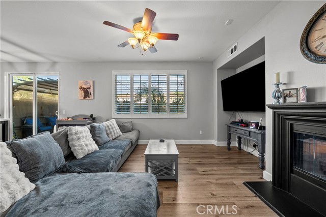 Foto del edificio - 28414 Casselman Ln