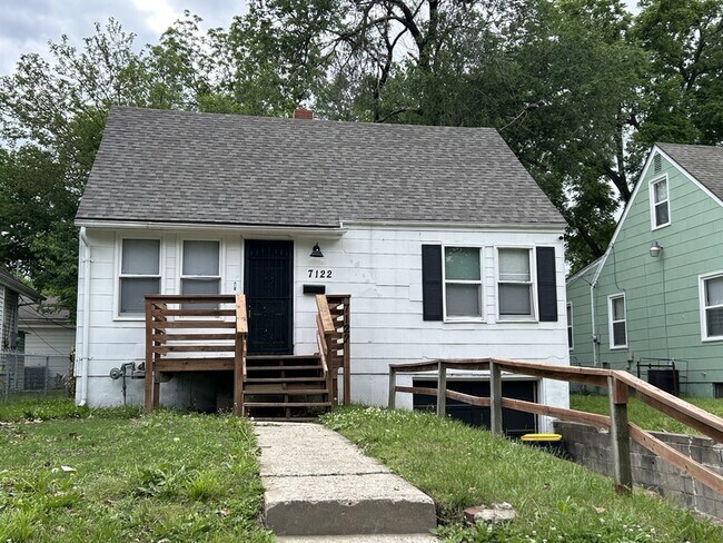 Foto del edificio - 7122 Indiana Ave