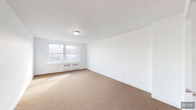 Foto del edificio - 2 bedroom in BRONX NY 10458