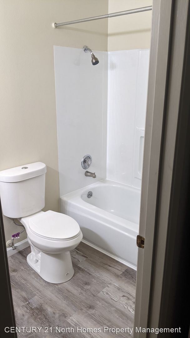 Building Photo - 1 br, 1 bath House - 952 100th Ave NE #F235