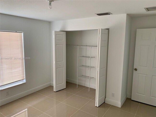 Foto del edificio - 5711 Buchanan St