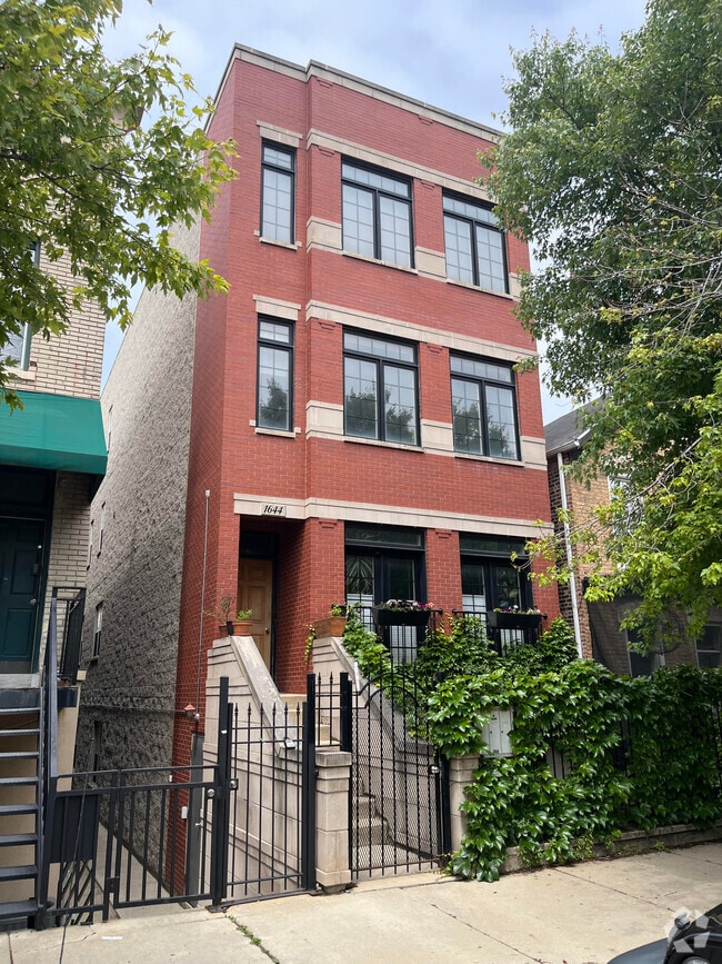 Building Photo - 1644 W Cullerton St