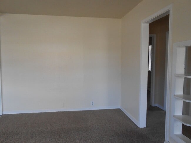 Photo - 2 Bed 1 Bath Apartment Near Lincoln Park
