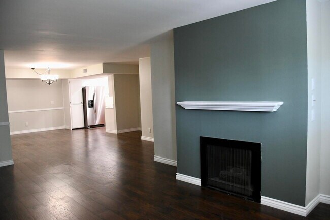 Foto del edificio - 14804 Magnolia Blvd