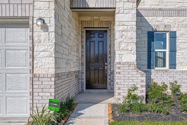 Building Photo - 7106 Escondido Dr