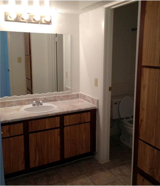 Building Photo - 11902 Barwood Bend Dr