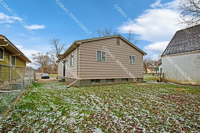 Building Photo - 4113 Fleming Rd