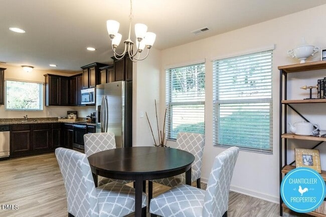 Building Photo - 11 Belhaven Dr