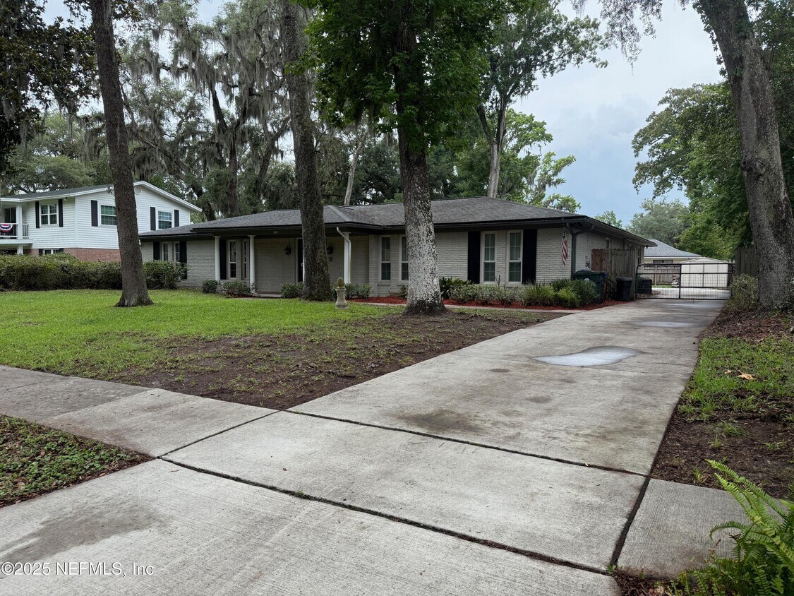 Foto principal - 2374 Stafford Dr
