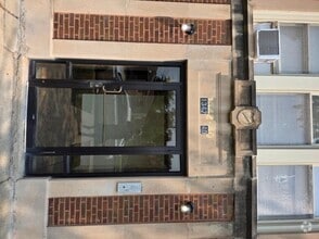 Building Photo - 1342 W 91st St