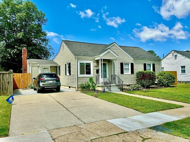 Foto del edificio - BEAUTIFUL HOME CLOSE TO AIRPORT AND MILITARY BASE.