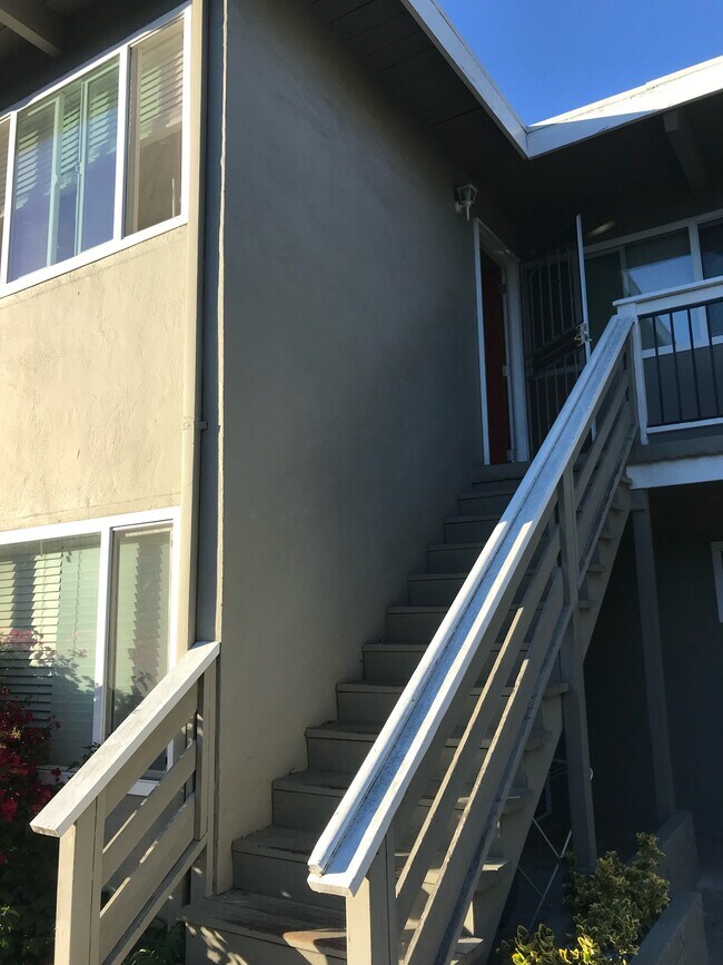 escaleras hasta la entrada - 4 Coleman Pl