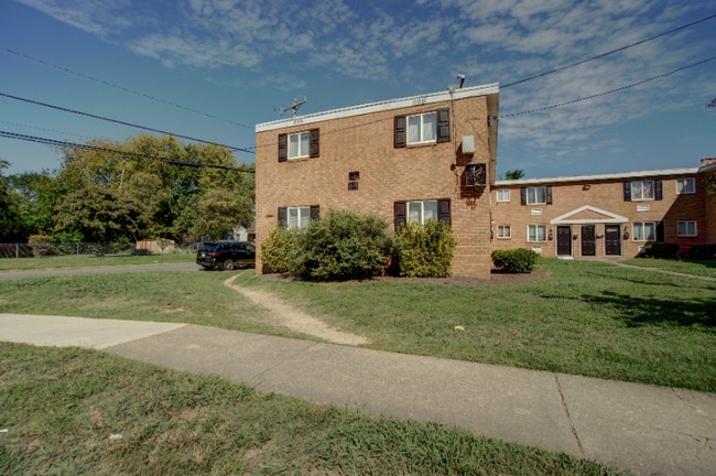 Photo - 2104 Phaup St Apartment