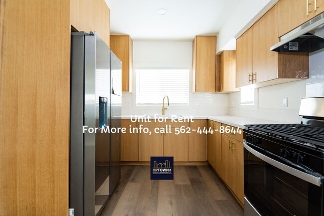 Foto del edificio - Townhome - 3 Bedrooms-2.0 Baths - Cudahy