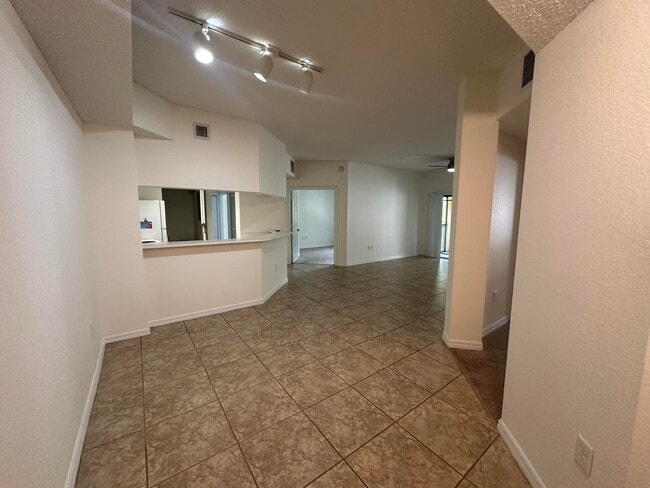 Building Photo - 3020 Alcazar Pl