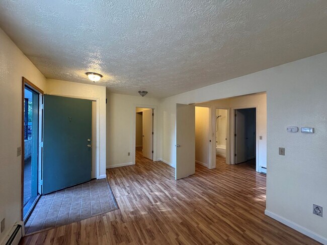 Foto del edificio - 2104 Roosevelt Dr