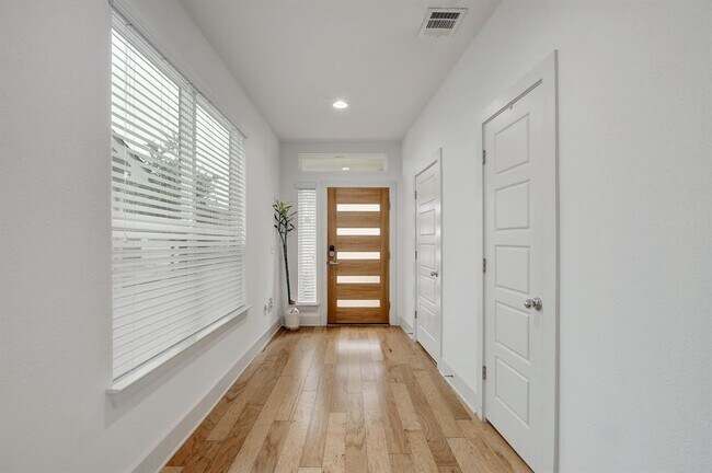 Foto del edificio - 1415 Homespun Rd