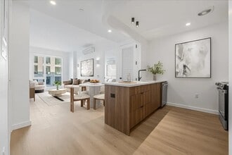 Building Photo - 953 Dean St