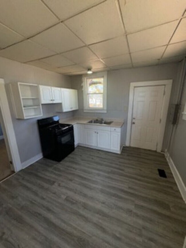 Foto del edificio - 658 E Louisiana St