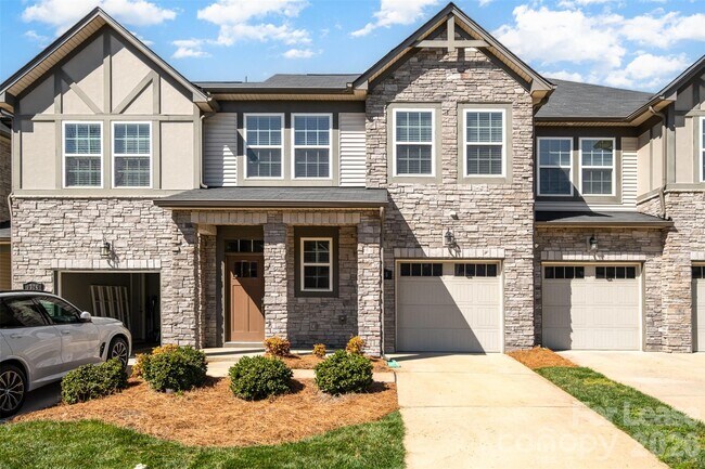 Foto del edificio - 9320 Glenburn Ln