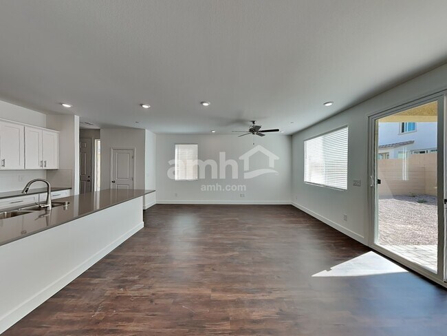 Foto del edificio - 632 N Water St