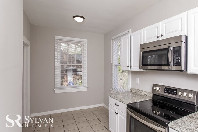 Building Photo - Sweet 3BR 1 BA Home