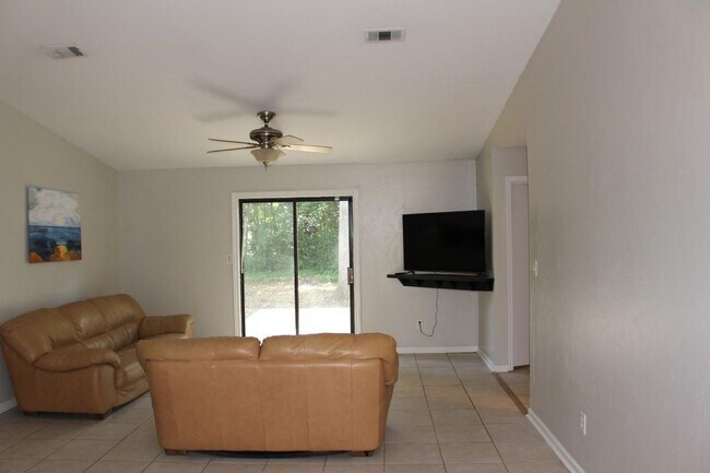 Foto del edificio - 1429 Deer Haven Ln