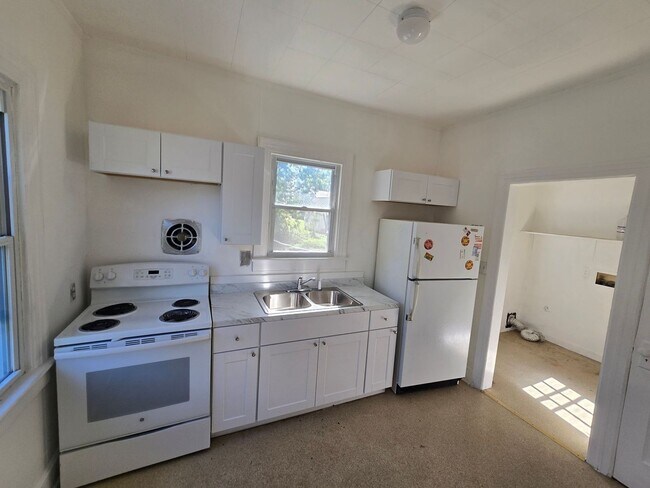 Foto del edificio - 1 bedroom duplex in Colonial Heights