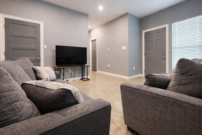 Foto del edificio - 343 W Johnson St