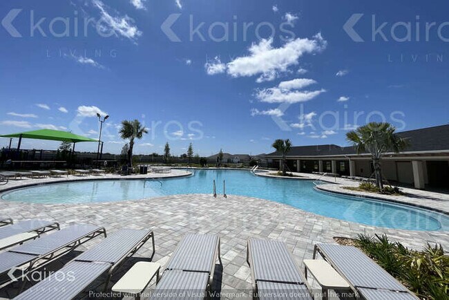 Building Photo - 8656 SW 44th Ct