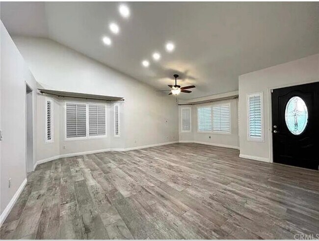 Foto del edificio - 2982 Briarwood Dr