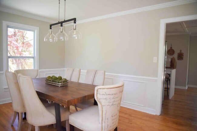 Foto del edificio - 5013 Brassfield Dr