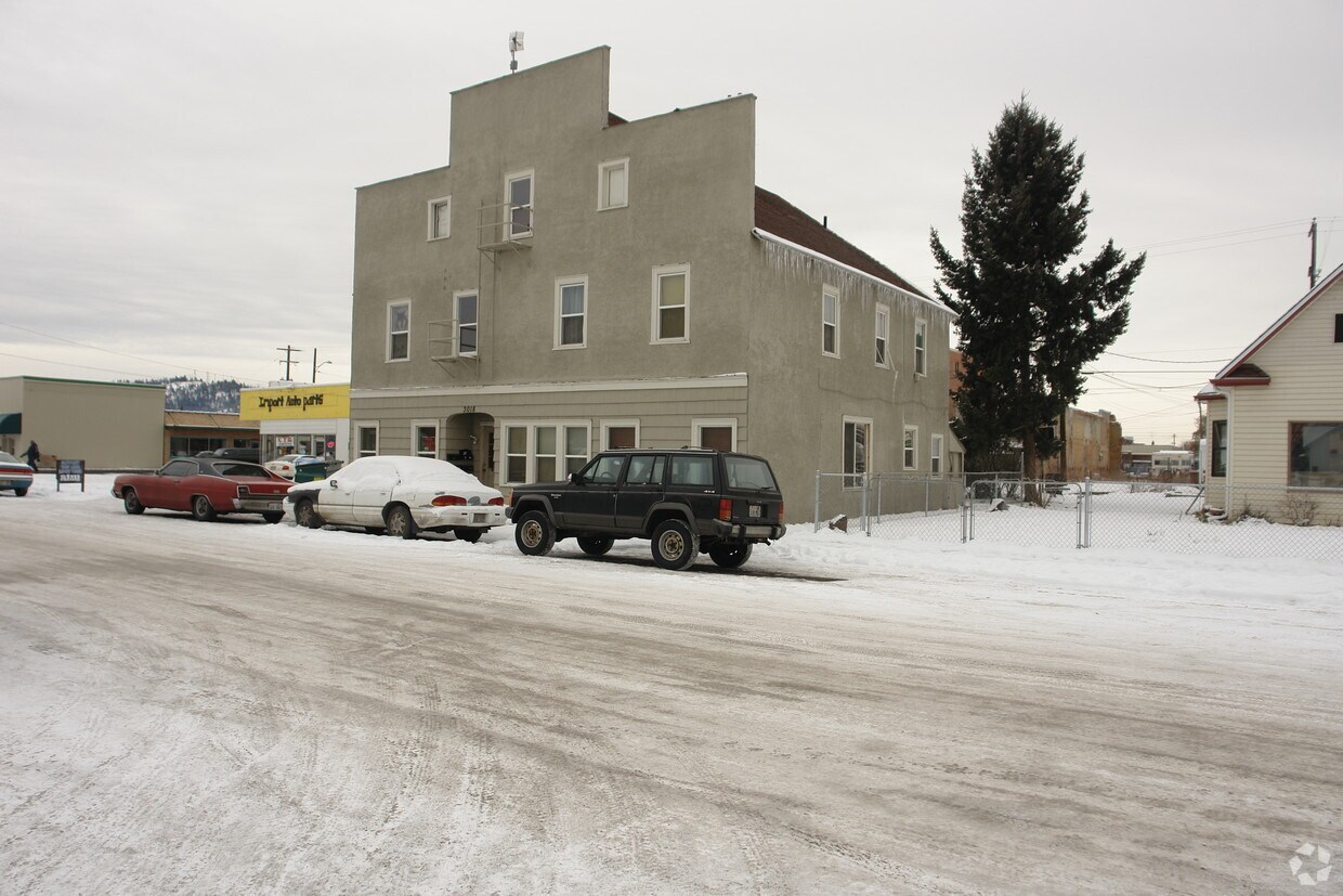 Foto del edificio - 3018 E Everett Ave