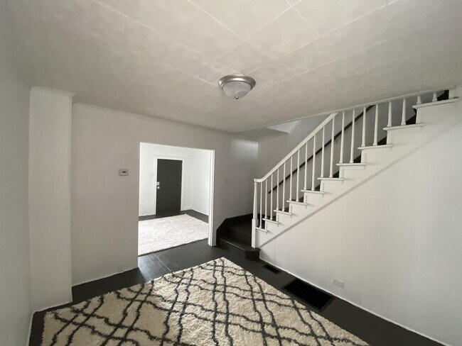 Building Photo - 37 N Hartley St