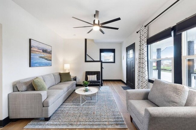 Building Photo - Beautifully Updated 3-Bedroom Home on a Corner Lot – Modern & Spacious!