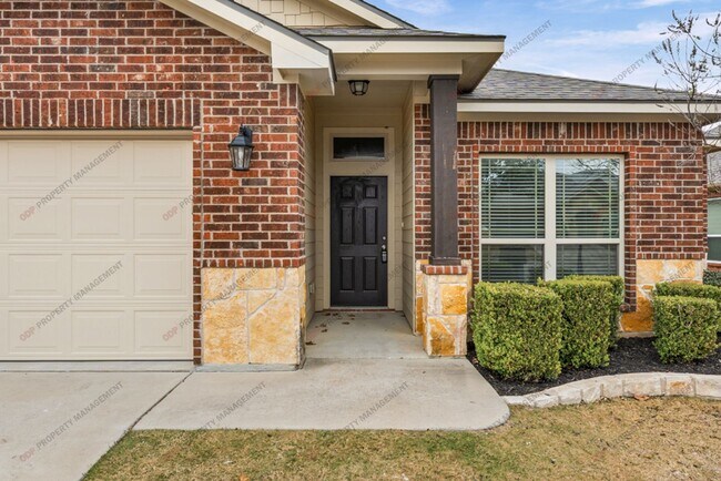 Foto del edificio - 418 Cross Dr.