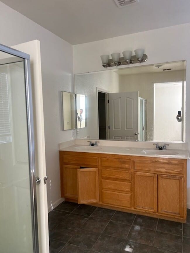 Foto del edificio - 3-Bedroom Natomas Home—Move-In Ready