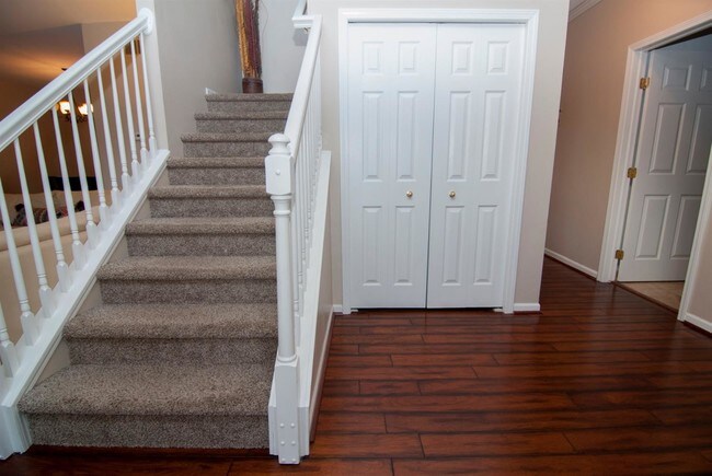 Foto del edificio - 5137 Blue Spruce Dr