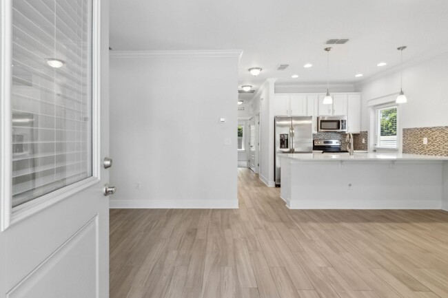 Building Photo - Amelia Island Cottage