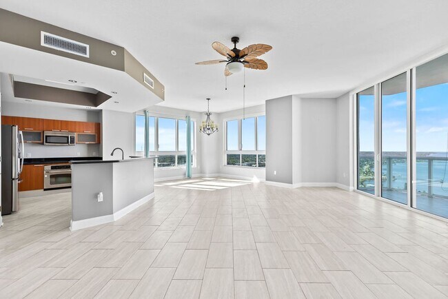 Foto del edificio - 3/3 Marina Grande on the Halifax Penthouse
