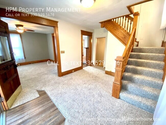 Building Photo - 514 Harvard Ave NE