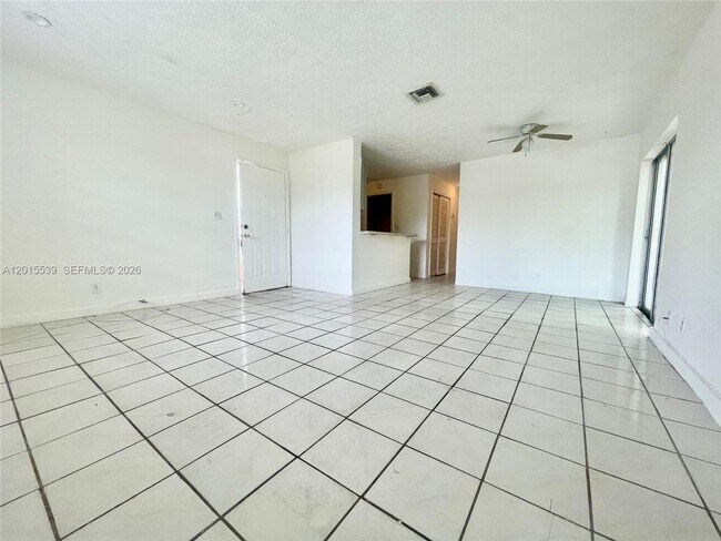 Foto del edificio - 2621 Riverland Dr